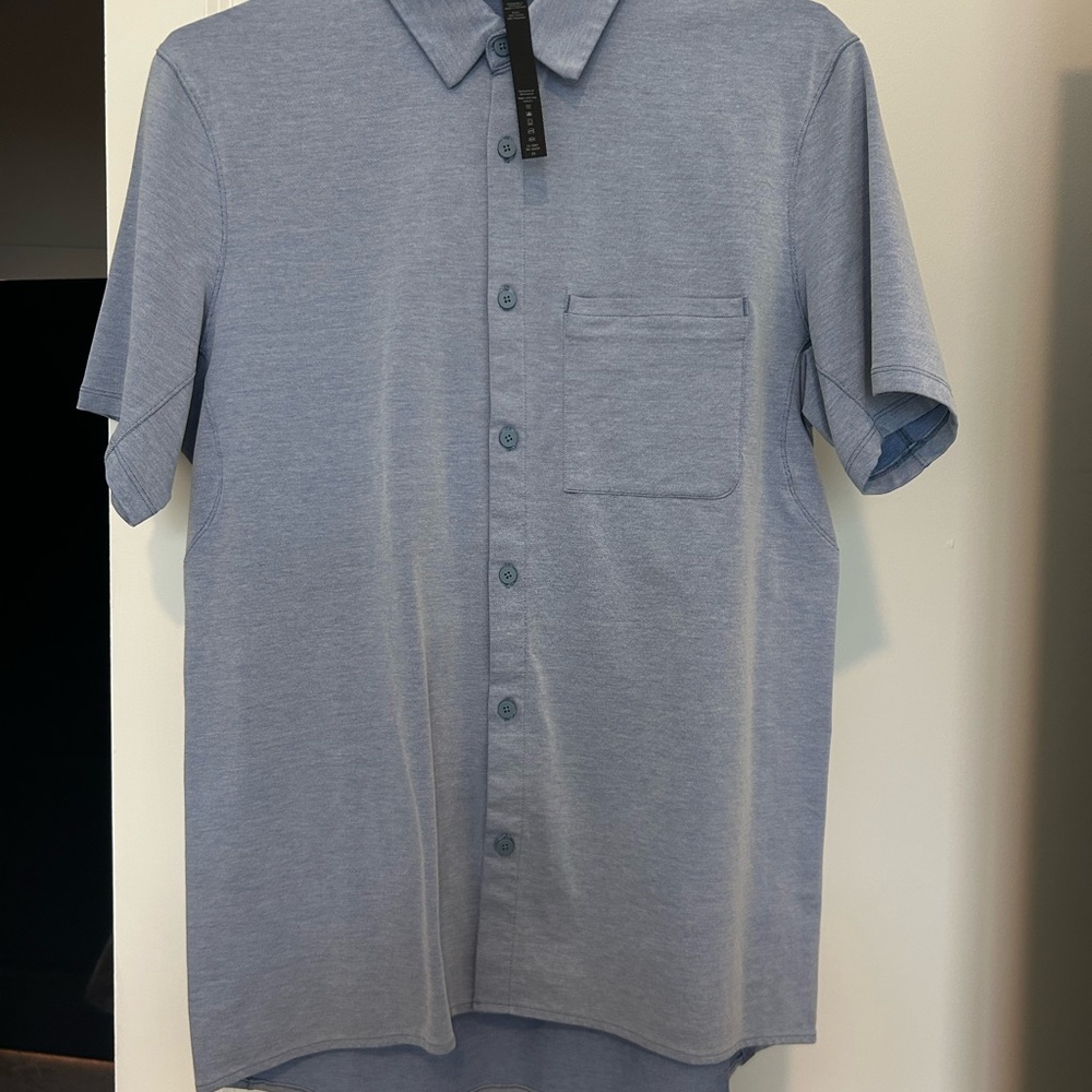 Lululemon Men's Blue Short Sleeve Shirt